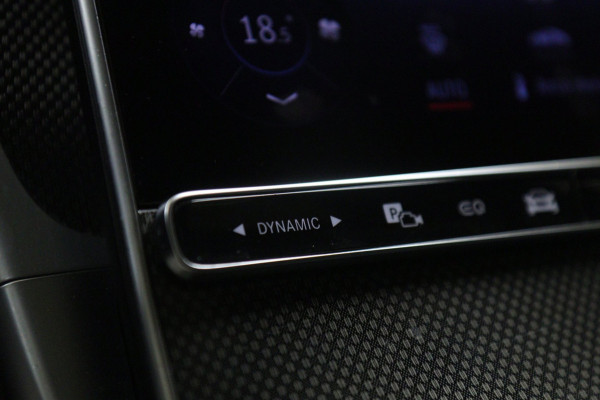 Mercedes-Benz C-Klasse 300 E AMG Line PANO/CARPLAY/SFEERV/CAMERA/BOMVOL