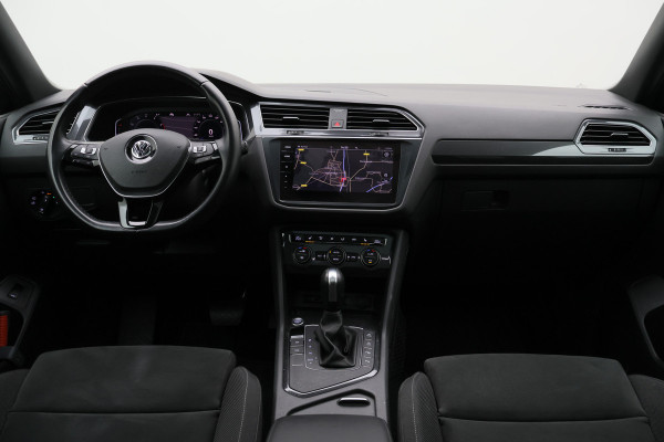 Volkswagen Tiguan Allspace 1.5 TSI Highline Business R 7p. Panoramadak, Keyless, ACC, Trekhaak, Apple Carplay, Camera, 20"