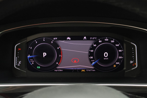 Volkswagen Tiguan Allspace 1.5 TSI Highline Business R 7p. Panoramadak, Keyless, ACC, Trekhaak, Apple Carplay, Camera, 20"