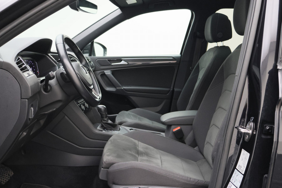 Volkswagen Tiguan Allspace 1.5 TSI Highline Business R 7p. Panoramadak, Keyless, ACC, Trekhaak, Apple Carplay, Camera, 20"