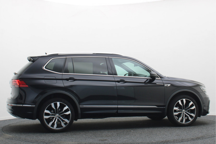 Volkswagen Tiguan Allspace 1.5 TSI Highline Business R 7p. Panoramadak, Keyless, ACC, Trekhaak, Apple Carplay, Camera, 20"