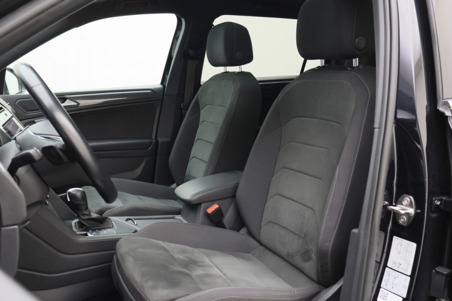 Volkswagen Tiguan Allspace 1.5 TSI Highline Business R 7p. Panoramadak, Keyless, ACC, Trekhaak, Apple Carplay, Camera, 20"