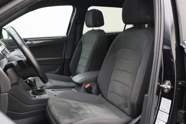 Volkswagen Tiguan Allspace 1.5 TSI Highline Business R 7p. Panoramadak, Keyless, ACC, Trekhaak, Apple Carplay, Camera, 20"