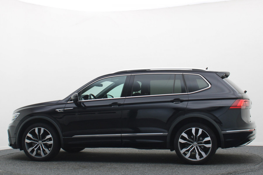 Volkswagen Tiguan Allspace 1.5 TSI Highline Business R 7p. Panoramadak, Keyless, ACC, Trekhaak, Apple Carplay, Camera, 20"
