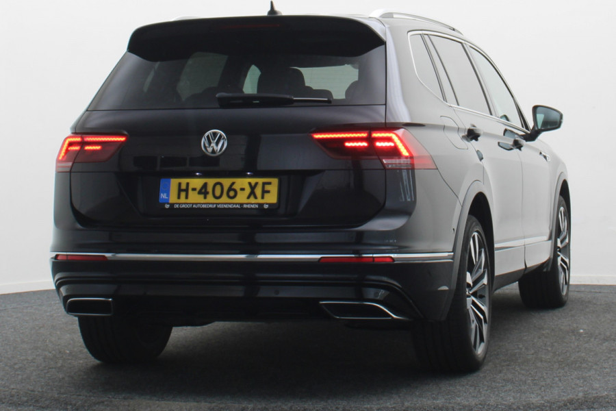 Volkswagen Tiguan Allspace 1.5 TSI Highline Business R 7p. Panoramadak, Keyless, ACC, Trekhaak, Apple Carplay, Camera, 20"