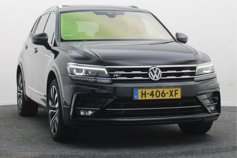 Volkswagen Tiguan Allspace 1.5 TSI Highline Business R 7p. Panoramadak, Keyless, ACC, Trekhaak, Apple Carplay, Camera, 20"