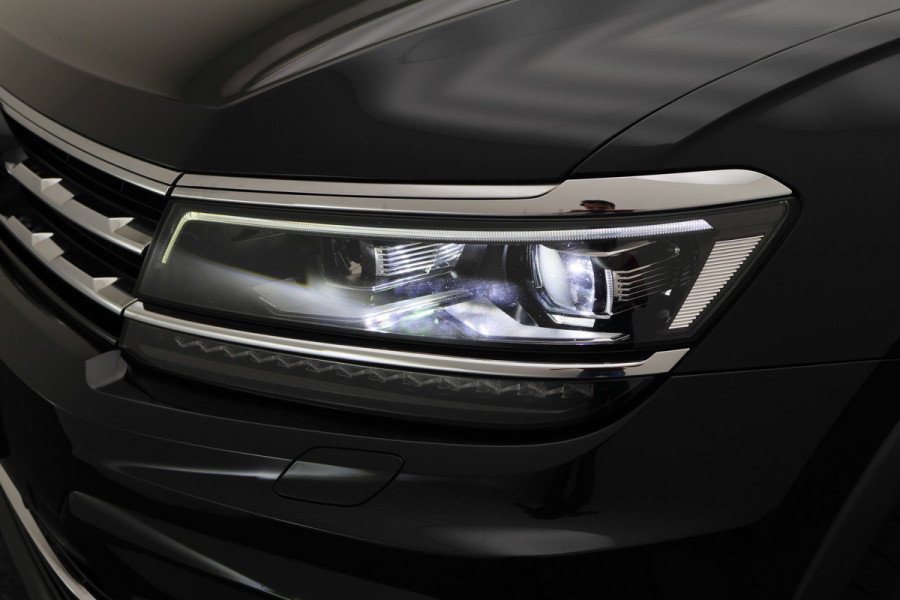 Volkswagen Tiguan Allspace 1.5 TSI Highline Business R 7p. Panoramadak, Keyless, ACC, Trekhaak, Apple Carplay, Camera, 20"