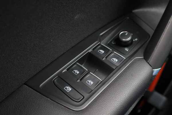 Volkswagen Tiguan Allspace 1.5 TSI Highline Business R 7p. Panoramadak, Keyless, ACC, Trekhaak, Apple Carplay, Camera, 20"
