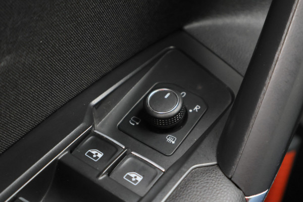 Volkswagen Tiguan Allspace 1.5 TSI Highline Business R 7p. Panoramadak, Keyless, ACC, Trekhaak, Apple Carplay, Camera, 20"