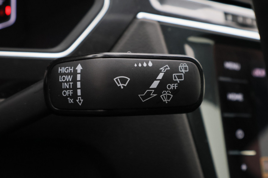 Volkswagen Tiguan Allspace 1.5 TSI Highline Business R 7p. Panoramadak, Keyless, ACC, Trekhaak, Apple Carplay, Camera, 20"