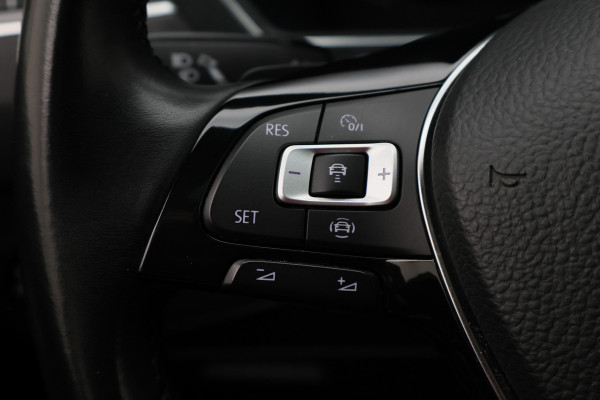 Volkswagen Tiguan Allspace 1.5 TSI Highline Business R 7p. Panoramadak, Keyless, ACC, Trekhaak, Apple Carplay, Camera, 20"