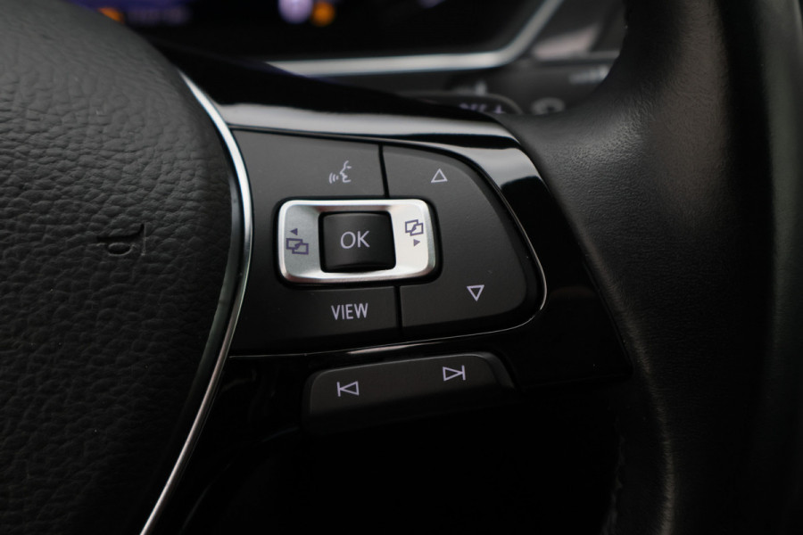 Volkswagen Tiguan Allspace 1.5 TSI Highline Business R 7p. Panoramadak, Keyless, ACC, Trekhaak, Apple Carplay, Camera, 20"