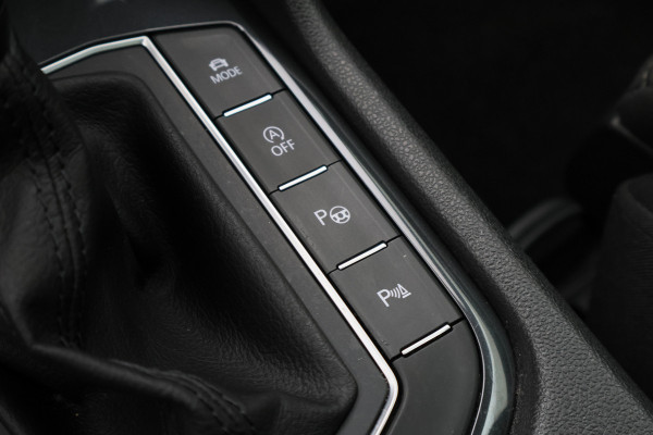 Volkswagen Tiguan Allspace 1.5 TSI Highline Business R 7p. Panoramadak, Keyless, ACC, Trekhaak, Apple Carplay, Camera, 20"