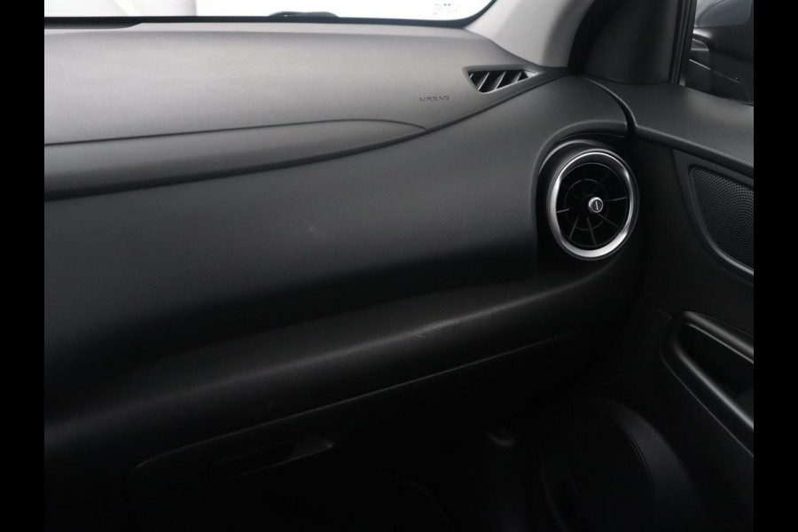 Hyundai Kona 1.6 GDI HEV Comfort Smart | Trekhaak | Adaptive cruise | Camera | Carplay | KRELL sound | Full LED | Park assist | Climate control | Navigatie |
