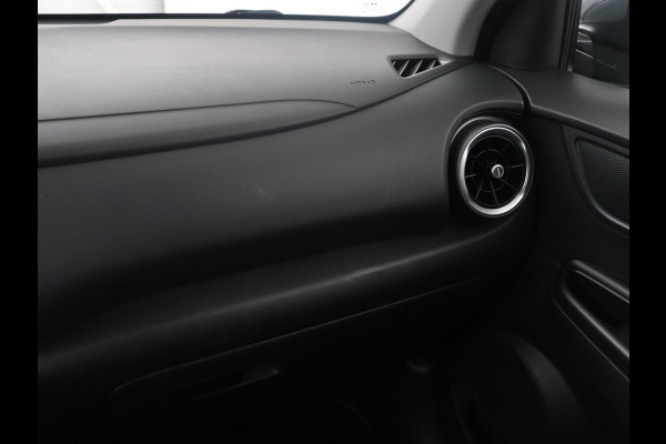 Hyundai Kona 1.6 GDI HEV Comfort Smart | Trekhaak | Adaptive cruise | Camera | Carplay | KRELL sound | Full LED | Park assist | Climate control | Navigatie |