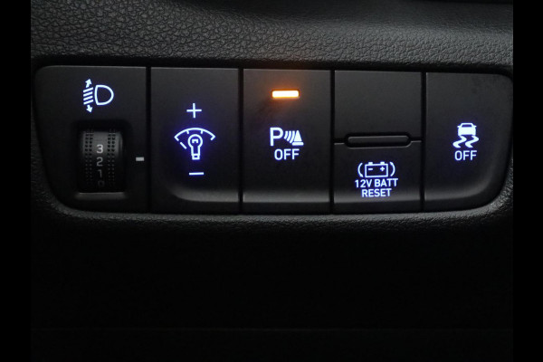 Hyundai Kona 1.6 GDI HEV Comfort Smart | Trekhaak | Adaptive cruise | Camera | Carplay | KRELL sound | Full LED | Park assist | Climate control | Navigatie |