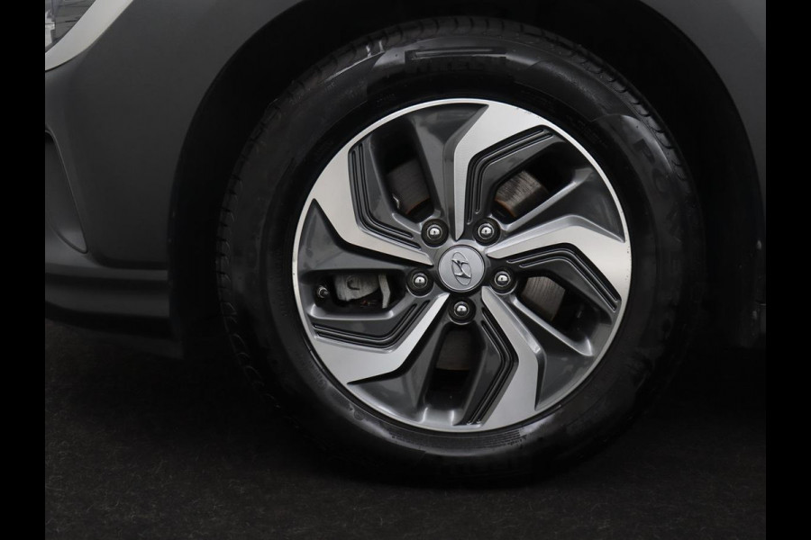 Hyundai Kona 1.6 GDI HEV Comfort Smart | Trekhaak | Adaptive cruise | Camera | Carplay | KRELL sound | Full LED | Park assist | Climate control | Navigatie |