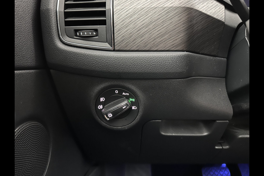 Škoda Kodiaq 1.5 TSI Business Edition [7-Pers.] (INCL-BTW) Aut. *LEATHER-FABRIC | FULL-LED | DIGI-COCKPIT | ADAPTIVE-CRUISE | HEATED-SPORTSEATS | CAMERA | KEYLESS | NAVI-FULLMAP | AMBIENTLIGHT | DAB+ | SHIFTPADDLES | ECC | PDC | 19''ALU*