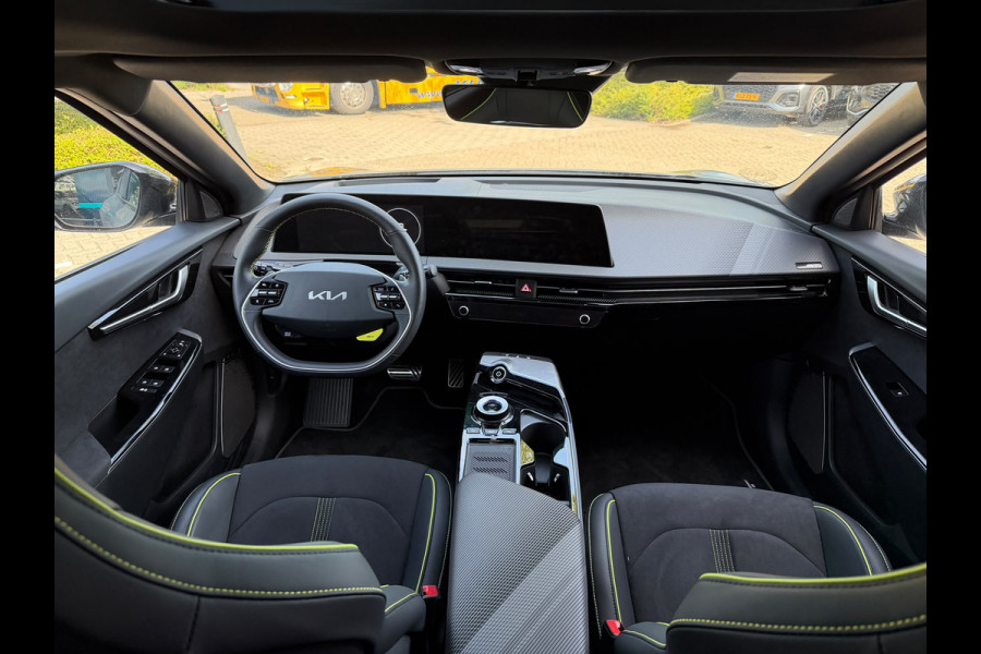 Kia Ev6 GT Performance 585 PK AWD 77.4 kWh Panoramadak Moonscape matte kleur 21" LMV HUD 360° Camera Meridian Leder/Alcantara  Adaptief Cruise