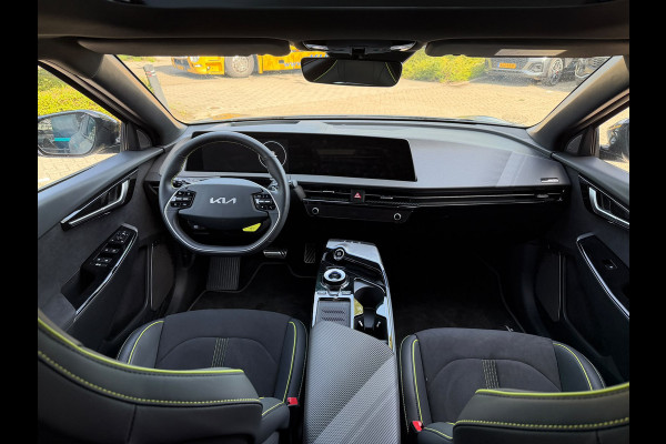 Kia Ev6 GT Performance 585 PK AWD 77.4 kWh Panoramadak Moonscape matte kleur 21" LMV HUD 360° Camera Meridian Leder/Alcantara  Adaptief Cruise