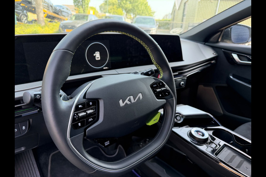 Kia Ev6 GT Performance 585 PK AWD 77.4 kWh Panoramadak Moonscape matte kleur 21" LMV HUD 360° Camera Meridian Leder/Alcantara  Adaptief Cruise