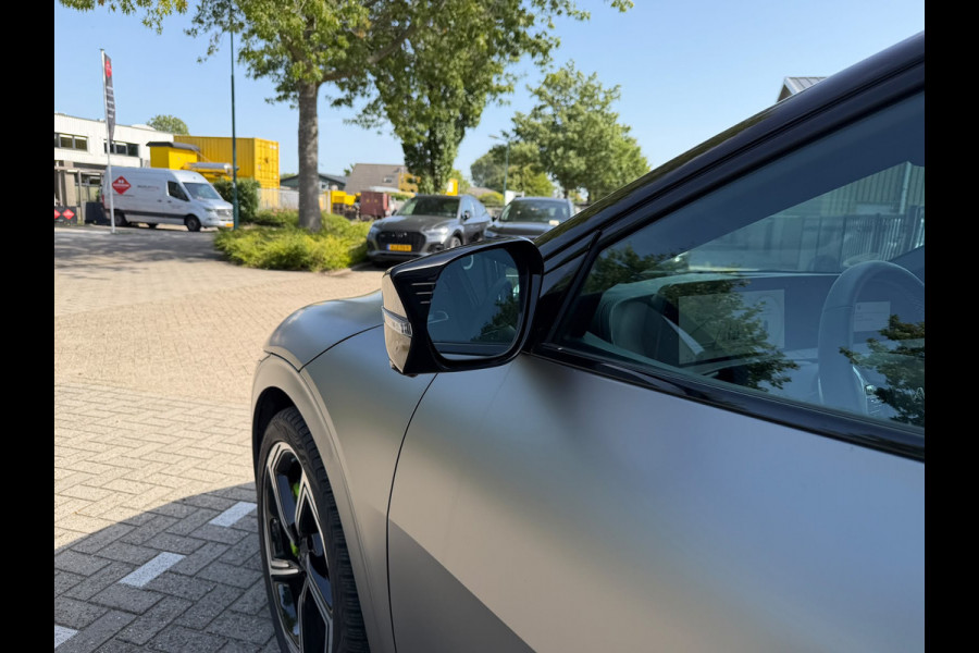 Kia Ev6 GT Performance 585 PK AWD 77.4 kWh Panoramadak Moonscape matte kleur 21" LMV HUD 360° Camera Meridian Leder/Alcantara  Adaptief Cruise