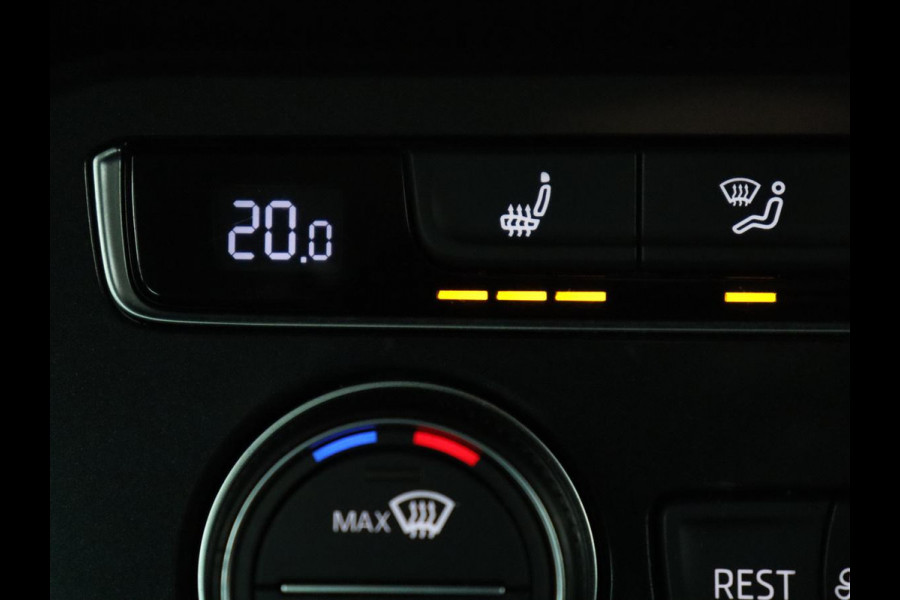 Volkswagen Tiguan 1.4 TSI Comfortline Business | Panoramadak | Adaptive cruise | Park assist | Navigatie | Carplay | Climate control | Stoelverwarming | Stoelmasage |