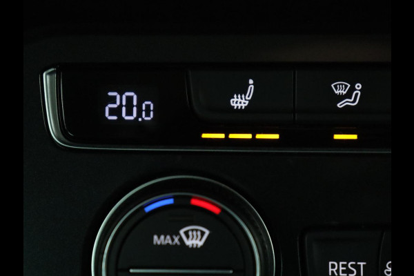 Volkswagen Tiguan 1.4 TSI Comfortline Business | Panoramadak | Adaptive cruise | Park assist | Navigatie | Carplay | Climate control | Stoelverwarming | Stoelmasage |