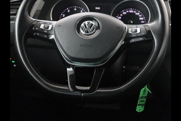 Volkswagen Tiguan 1.4 TSI Comfortline Business | Panoramadak | Adaptive cruise | Park assist | Navigatie | Carplay | Climate control | Stoelverwarming | Stoelmasage |