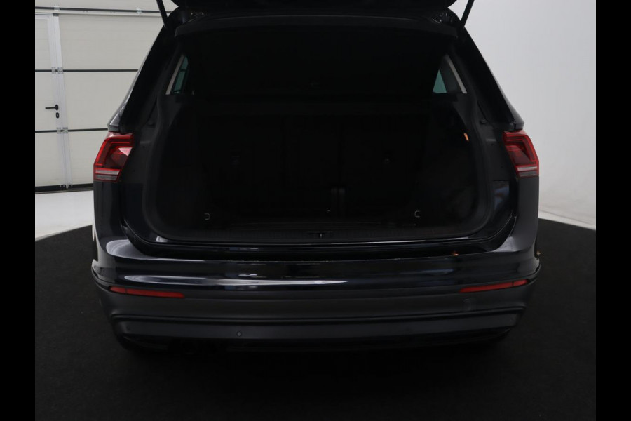 Volkswagen Tiguan 1.4 TSI Comfortline Business | Panoramadak | Adaptive cruise | Park assist | Navigatie | Carplay | Climate control | Stoelverwarming | Stoelmasage |