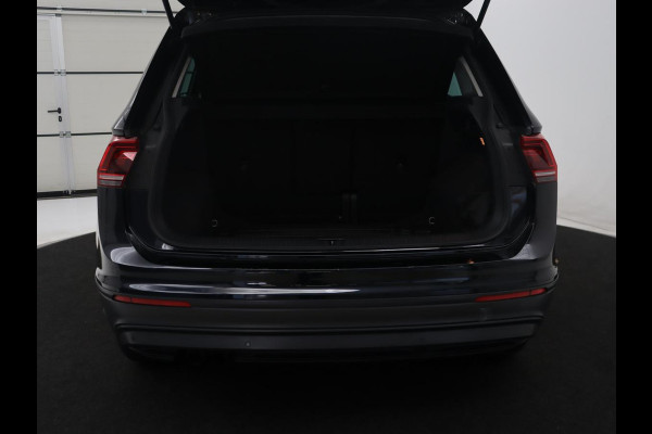 Volkswagen Tiguan 1.4 TSI Comfortline Business | Panoramadak | Adaptive cruise | Park assist | Navigatie | Carplay | Climate control | Stoelverwarming | Stoelmasage |