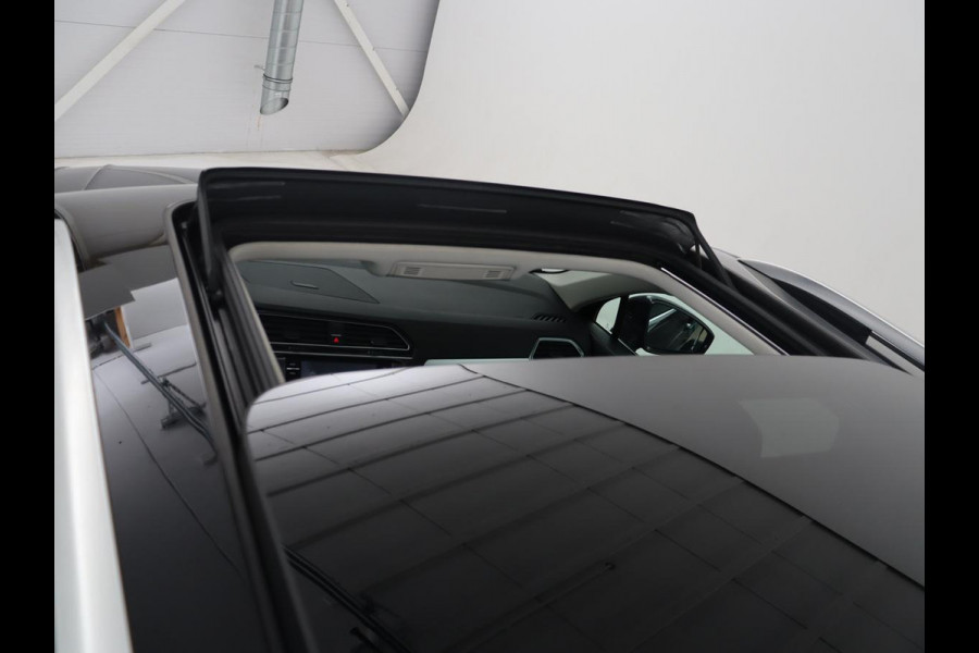 Volkswagen Tiguan 1.4 TSI Comfortline Business | Panoramadak | Adaptive cruise | Park assist | Navigatie | Carplay | Climate control | Stoelverwarming | Stoelmasage |