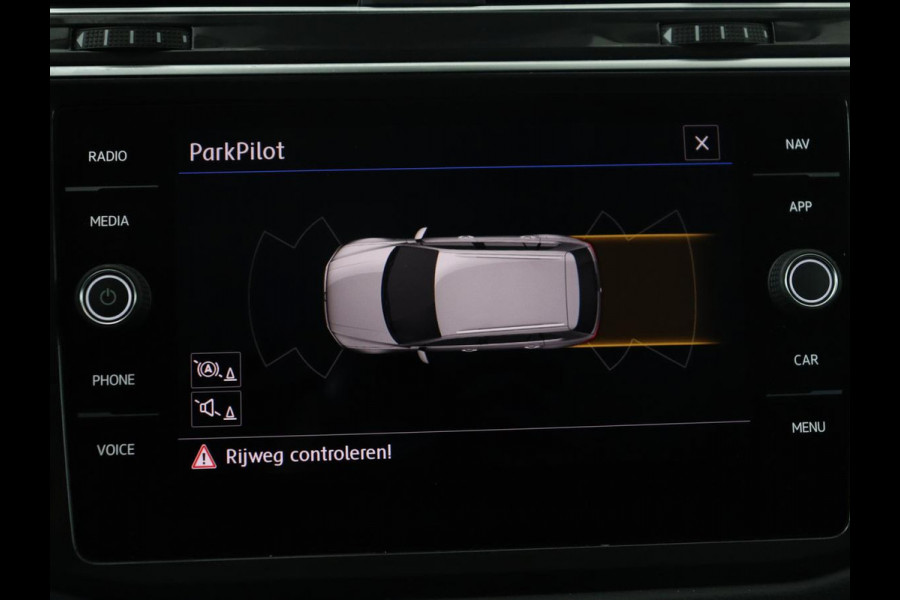 Volkswagen Tiguan 1.4 TSI Comfortline Business | Panoramadak | Adaptive cruise | Park assist | Navigatie | Carplay | Climate control | Stoelverwarming | Stoelmasage |