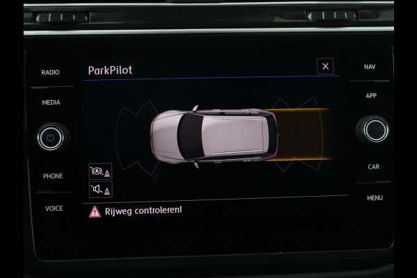 Volkswagen Tiguan 1.4 TSI Comfortline Business | Panoramadak | Adaptive cruise | Park assist | Navigatie | Carplay | Climate control | Stoelverwarming | Stoelmasage |