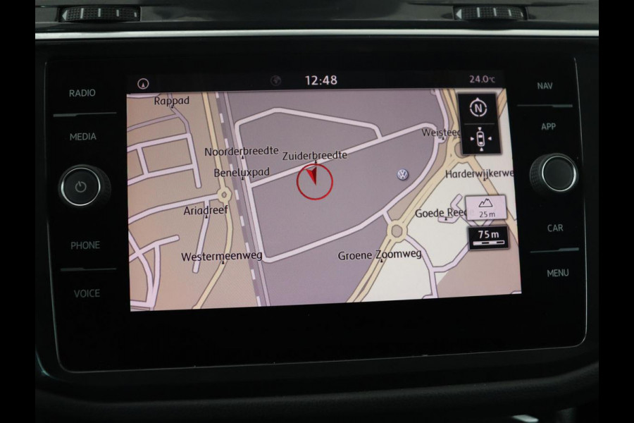 Volkswagen Tiguan 1.4 TSI Comfortline Business | Panoramadak | Adaptive cruise | Park assist | Navigatie | Carplay | Climate control | Stoelverwarming | Stoelmasage |