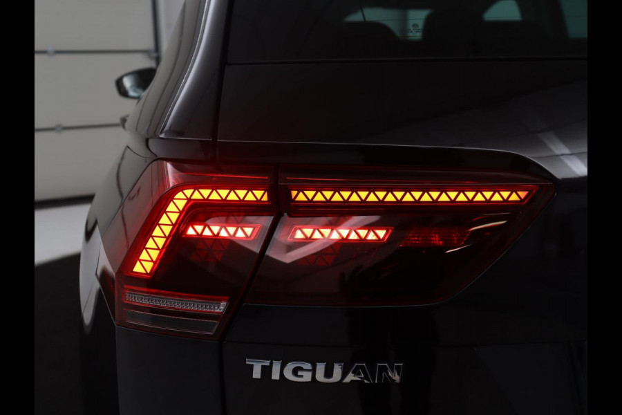 Volkswagen Tiguan 1.4 TSI Comfortline Business | Panoramadak | Adaptive cruise | Park assist | Navigatie | Carplay | Climate control | Stoelverwarming | Stoelmasage |