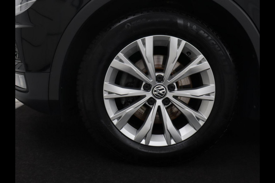 Volkswagen Tiguan 1.4 TSI Comfortline Business | Panoramadak | Adaptive cruise | Park assist | Navigatie | Carplay | Climate control | Stoelverwarming | Stoelmasage |