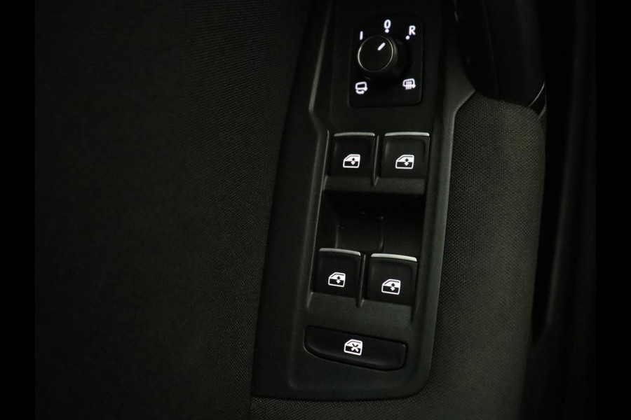 Volkswagen Tiguan 1.4 TSI Comfortline Business | Panoramadak | Adaptive cruise | Park assist | Navigatie | Carplay | Climate control | Stoelverwarming | Stoelmasage |