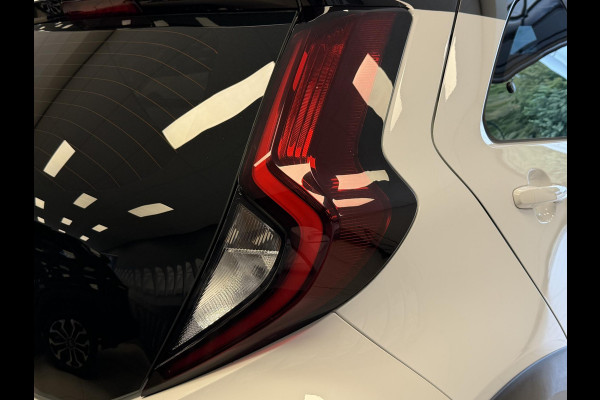 Toyota Aygo X 1.0 AUTOMAAT BI-TONE GARANTIE TOT 08-2032! AUTOMAAT. CAMERA . SLECHTS 38.000 KM . APPLE CARPLAY & ANDRIOD AUTO