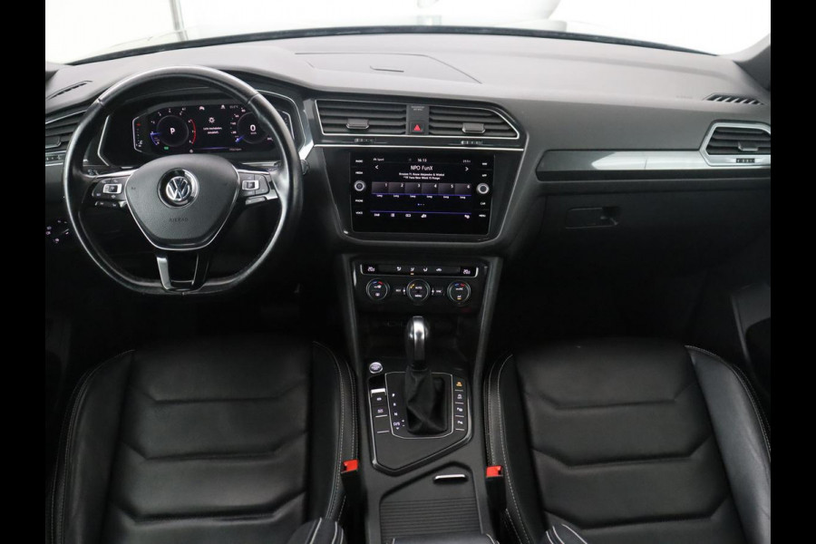 Volkswagen Tiguan Allspace 1.5 TSI Highline Business R | Leder | Trekhaak | Virtual dashboard | Adaptive cruise | Camera | Park assist | Carplay | Climate control | Stoelverwarming | Full LED |