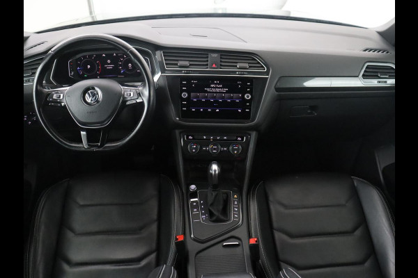 Volkswagen Tiguan Allspace 1.5 TSI Highline Business R | Leder | Trekhaak | Virtual dashboard | Adaptive cruise | Camera | Park assist | Carplay | Climate control | Stoelverwarming | Full LED |