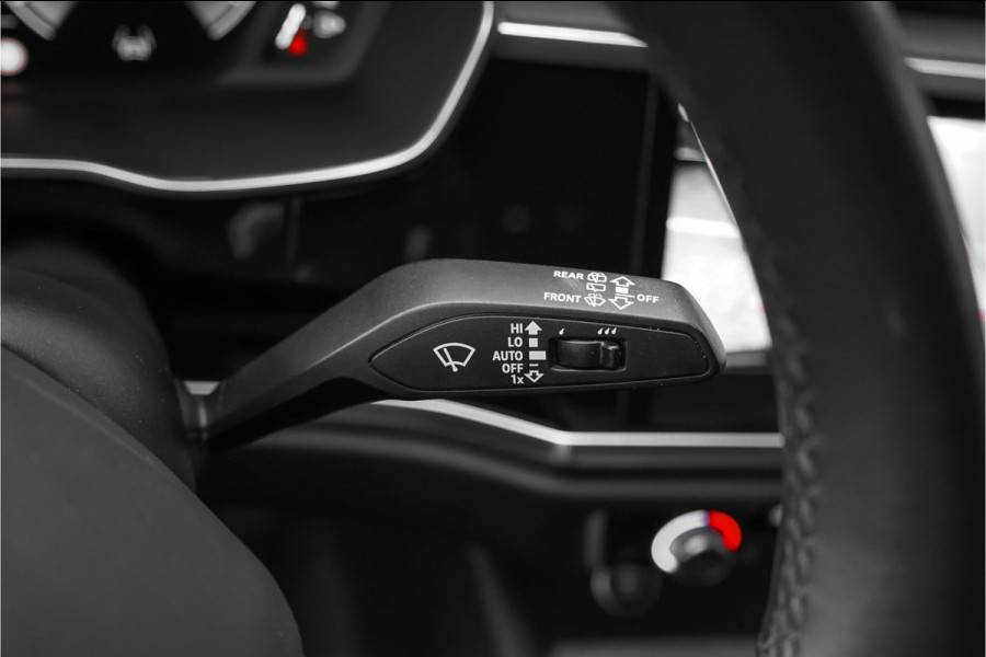 Audi Q3 45 TFSI e S Edition Zwart Optiek Navi ACC Keyless Camera 19"