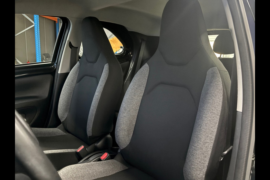 Toyota Aygo X 1.0 VVT-i MT Play Airco | Cruise | Camera | Carplay