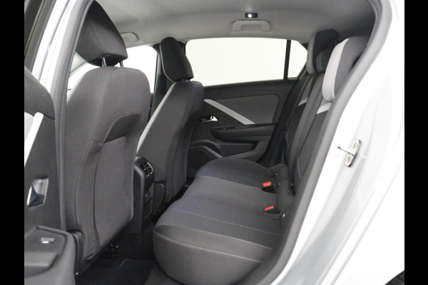 Opel Astra 1.2 Business Edition | Stuur/stoel verwarming | Carplay | Camera | Park assist | Adaptive cruise | Navigatie | Virtueel dashboard