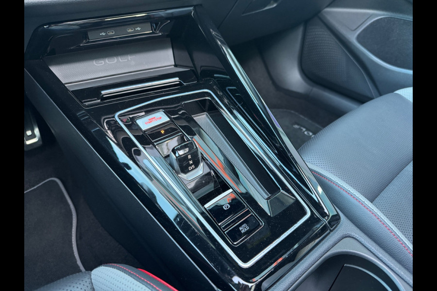 Volkswagen Golf 2.0 TSI GTI CLUBSPORT|PANO|AKRA|LEDER|HuD|IQ|BOMVOL