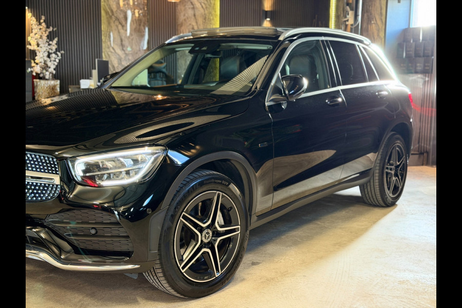 Mercedes-Benz GLC 300e 4MATIC AMG Line|Pano|Trekhaak|Camera
