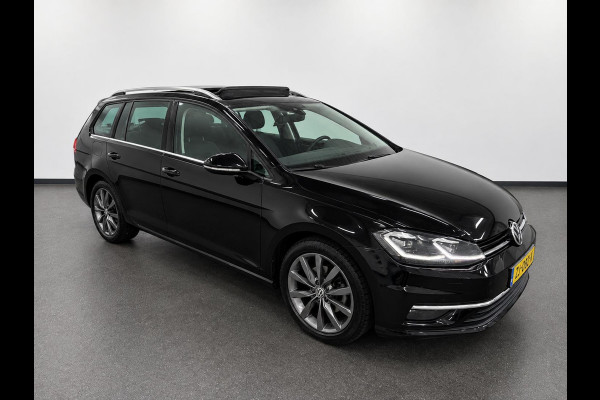 Volkswagen Golf Variant 1.5 TSI Highline 150pk Automaat Panoramadak Trekhaak Navigatie Apple Carplay Android Auto Camera Parkeersensoren Adaptive Cruise Control Full Led Stoelverwarming Climate Control Lichtmetalen velgen