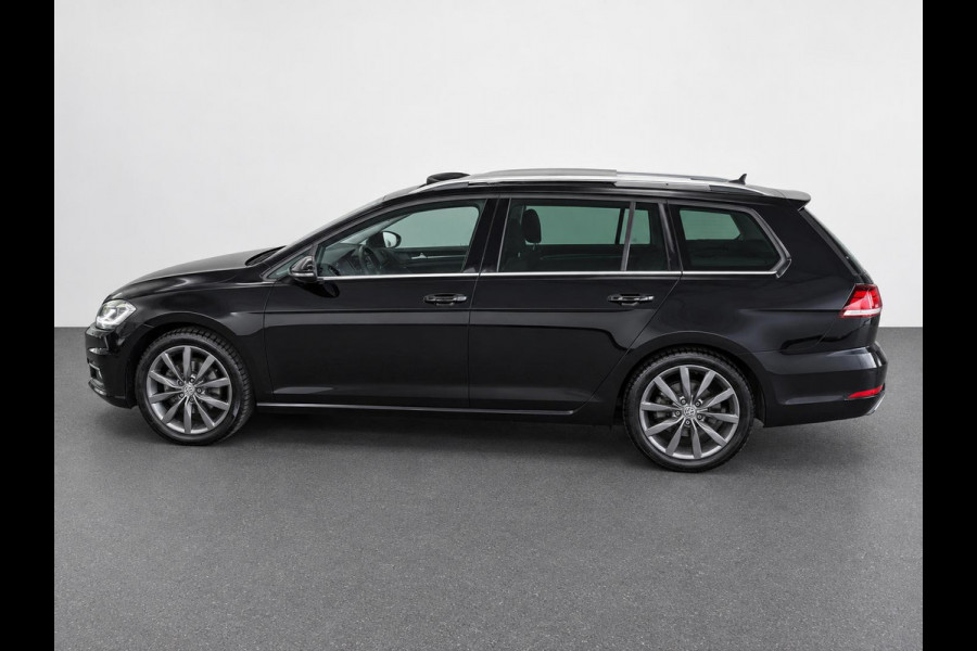 Volkswagen Golf Variant 1.5 TSI Highline 150pk Automaat Panoramadak Trekhaak Navigatie Apple Carplay Android Auto Camera Parkeersensoren Adaptive Cruise Control Full Led Stoelverwarming Climate Control Lichtmetalen velgen