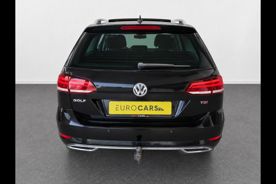 Volkswagen Golf Variant 1.5 TSI Highline 150pk Automaat Panoramadak Trekhaak Navigatie Apple Carplay Android Auto Camera Parkeersensoren Adaptive Cruise Control Full Led Stoelverwarming Climate Control Lichtmetalen velgen