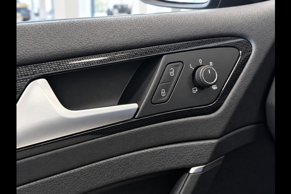 Volkswagen Golf Variant 1.5 TSI Highline 150pk Automaat Panoramadak Trekhaak Navigatie Apple Carplay Android Auto Camera Parkeersensoren Adaptive Cruise Control Full Led Stoelverwarming Climate Control Lichtmetalen velgen